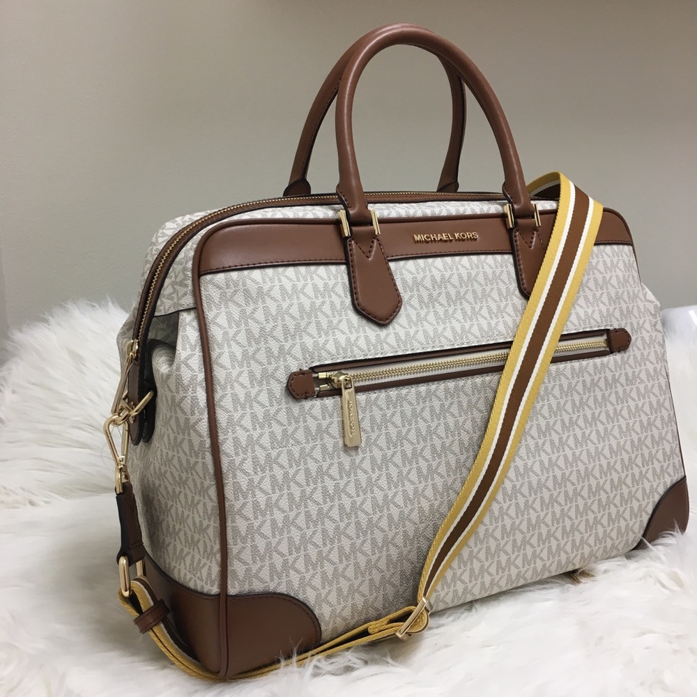 Michael Kors travel luggage bag with passport case - Picture 6 of 8